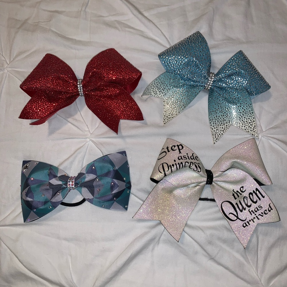Cheer bows